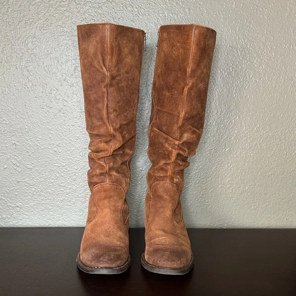 Born Suede Boots (7.5) - Picture 2 of 11